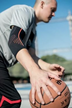 Tarmak Soft 300 Right/Left Elbow Support Adult