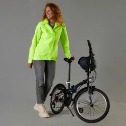 Brand new 👏 Btwin UC100, High Visibility And Waterproof City Bike Rain Jacket, 👩 Women's 😀 21 Btwin UC100, High Visibility And Waterproof City Bike Rain Jacket, Women's
