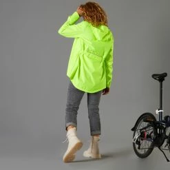 Btwin UC100, High Visibility And Waterproof City Bike Rain Jacket, Women's