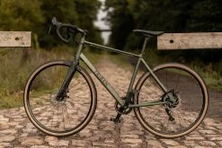 Triban GRVL120, Disc Microshift Gravel Bike Road & Gravel Biking